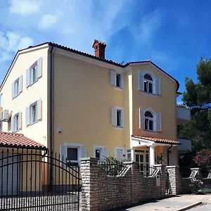 Marija , Pola Croazia